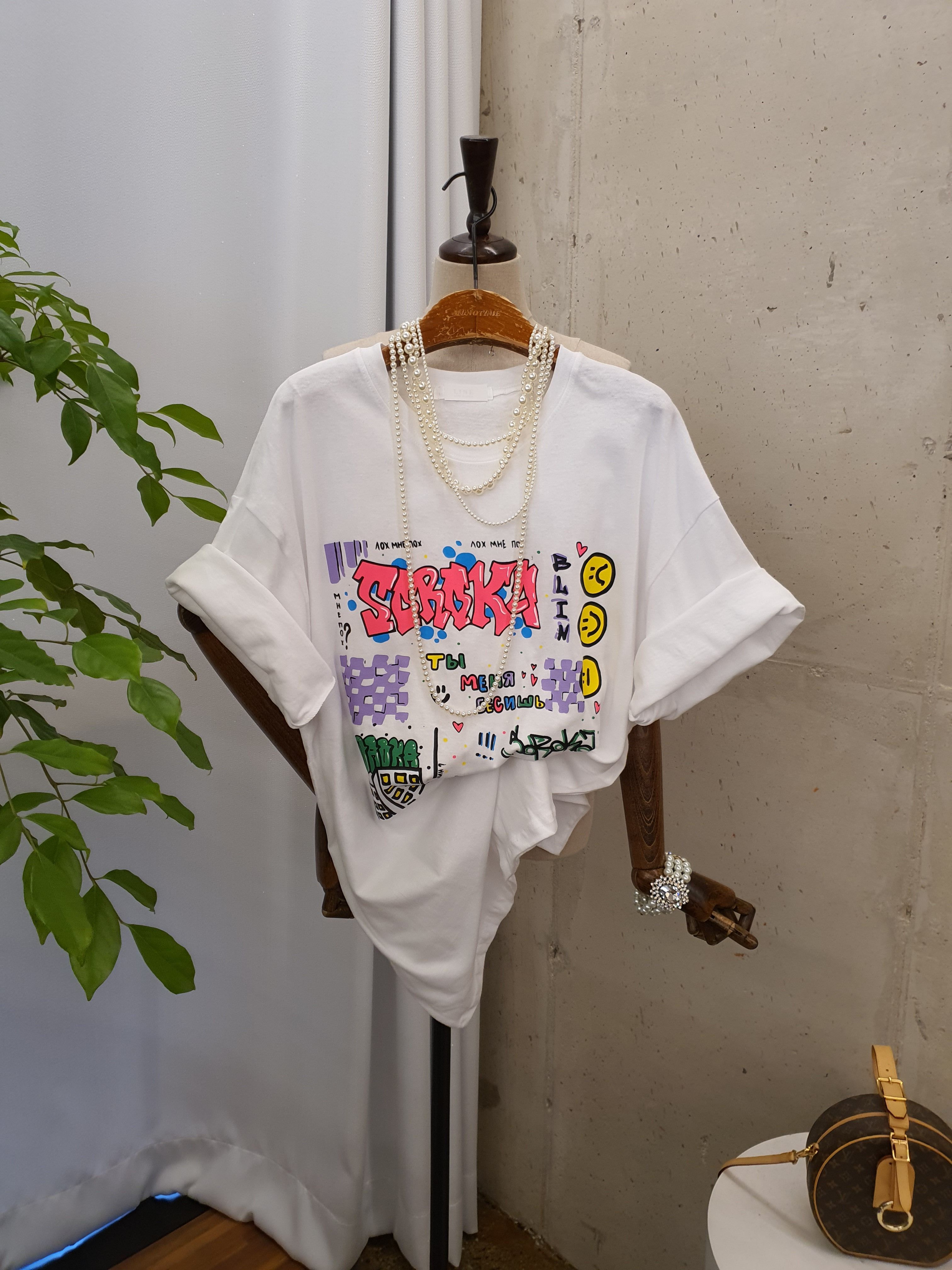 [여름신상 무배] 그래피티 프린팅 루즈핏 라운드 반팔 티셔츠