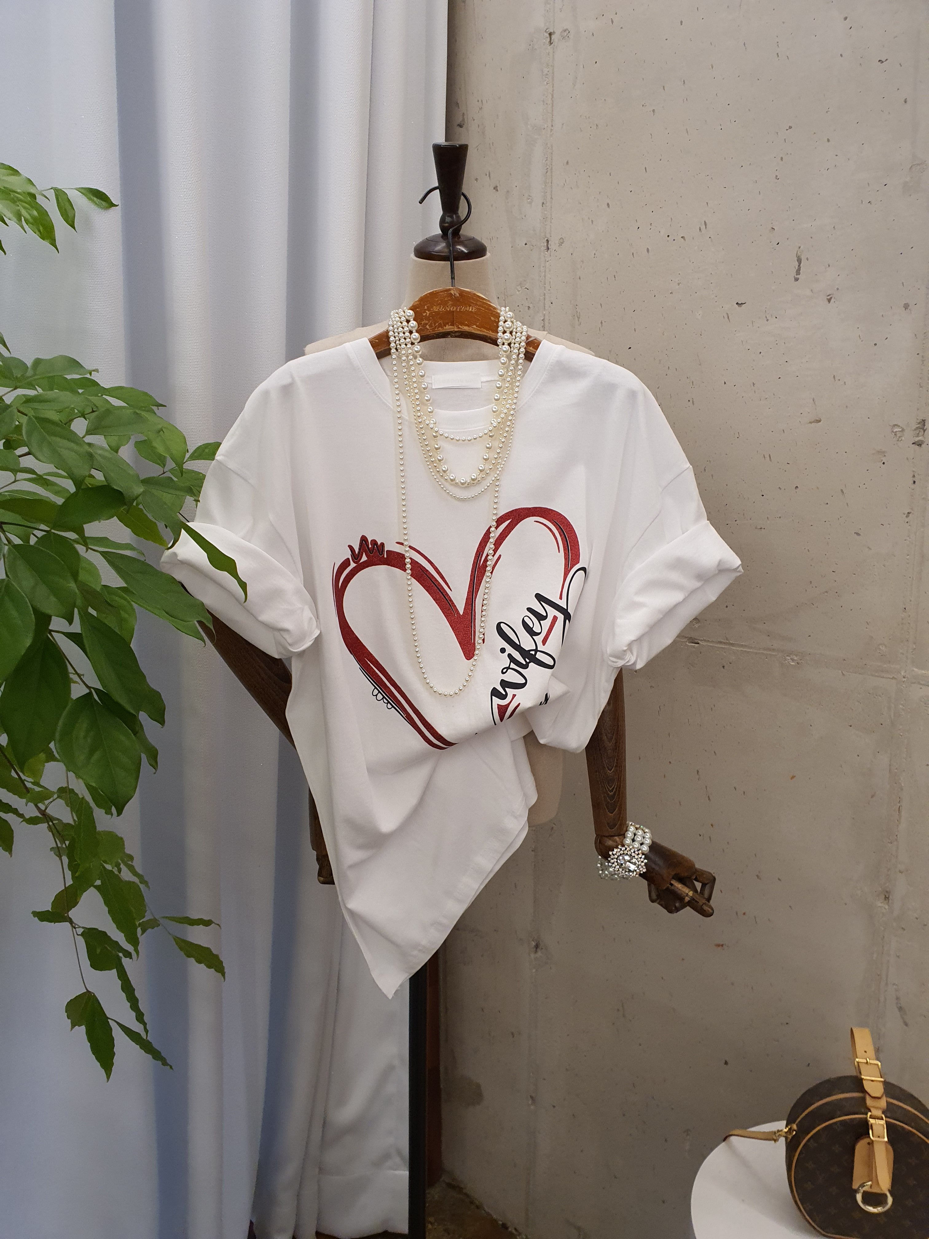 [여름신상 무배] 글리터 하트 레터링 오버핏 반팔 티셔츠